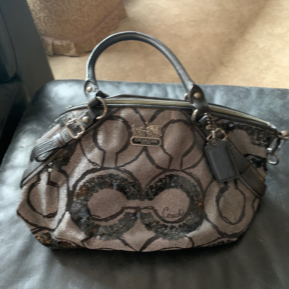 Coach Sequenced Mint Condition Holiday Shoulder B… - image 4